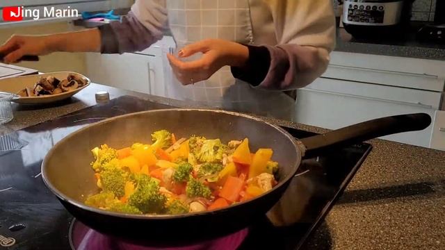 Vlogmas05: Request Granted A Brand New Rice Cooker + Mixed Vegetables with Bolognese Sauce