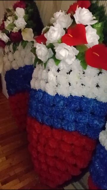 Будни траурного флориста!