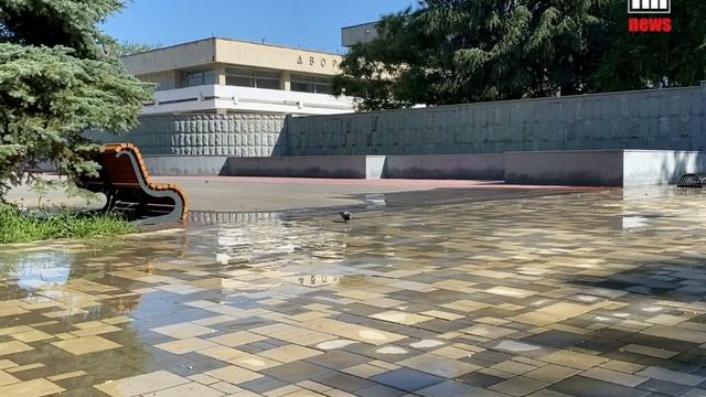 Утро в Комсомольском парке начинается с потопа