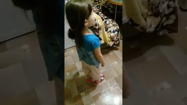 Маленькая защитница животных, жесть смотреть до конца :-)