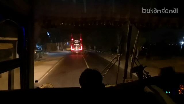 Laga Tengah Malam | Po Haryanto vs Mira. Bus Jawa Timuran