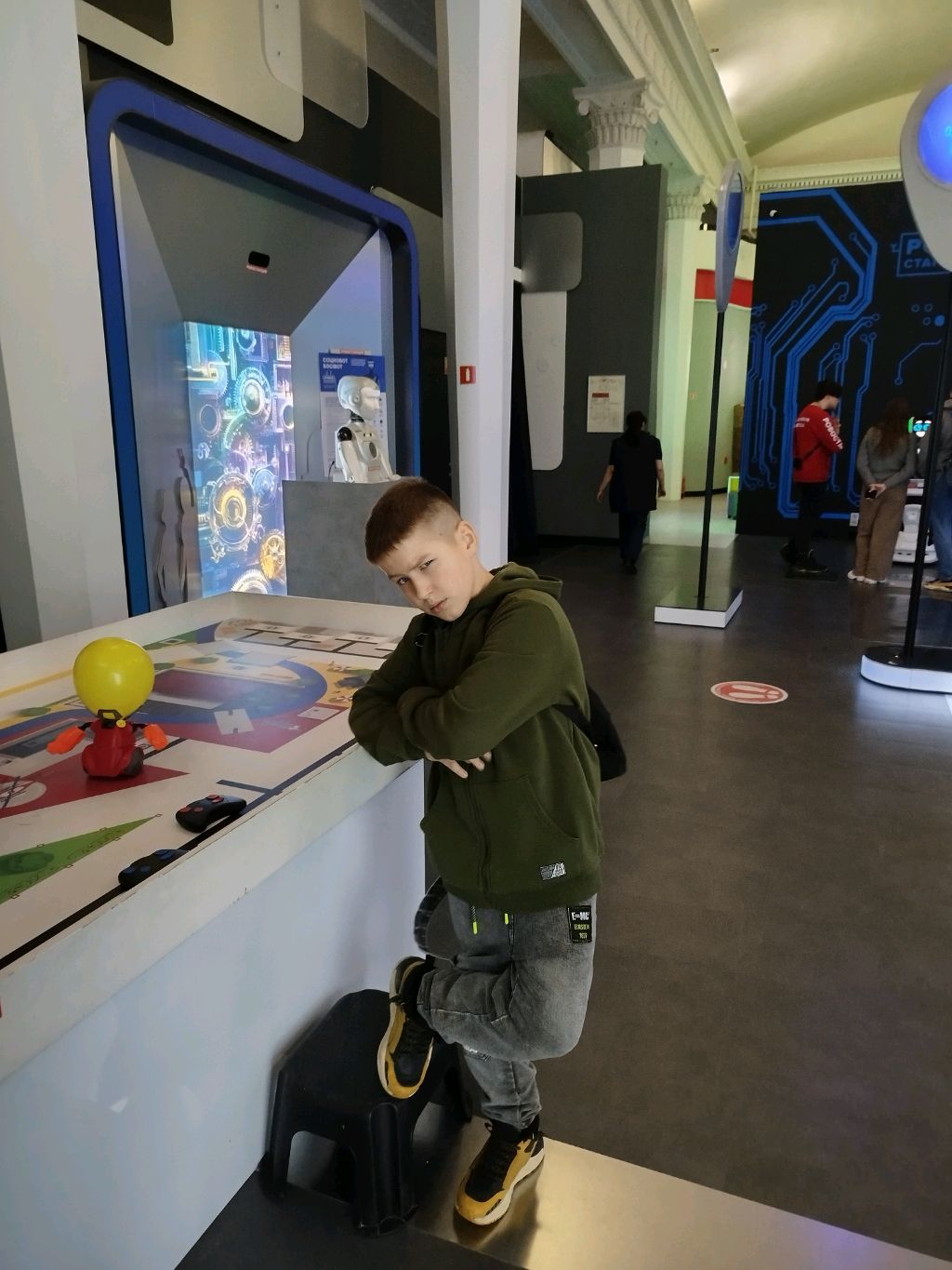 играю на приставке в маинкрафт