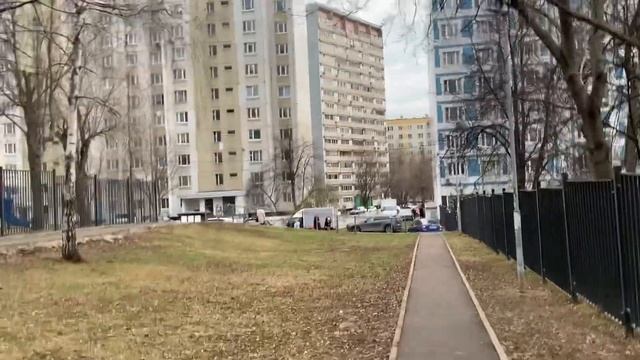 Весенняя прогулка по жилым кварталам района Орехово-Борисово Южное, г. Москва, 09.04.2024