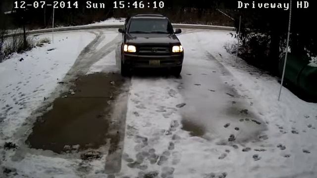 IDDVR.COM - Caught on Camera - Driver flips the 'Double Bird'
