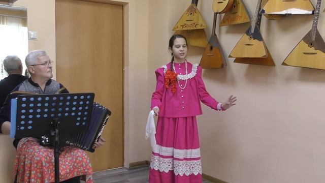 Коновалова А.  Плясовая песня "Девка платок мыла"