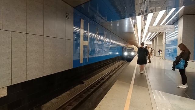 Номерной "А" прибывает на ст. Нижегородская БКЛ