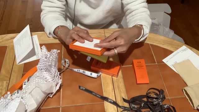 Hermès Unboxing Silk’In Cardholder/Un Jardin Sur La Toit travel Refillable/Refillable Leather Case.