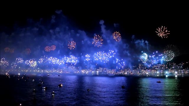 Año nuevo 2013 en Río de Janeiro - Copacabana desde MSC Música - Fuegos Artificiales - Reveilion