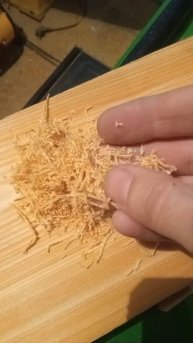 Заточил ножи рейсмуса, проверяю.