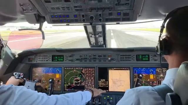 Gulfstream G550 takeoff Tokyo Haneda 34R