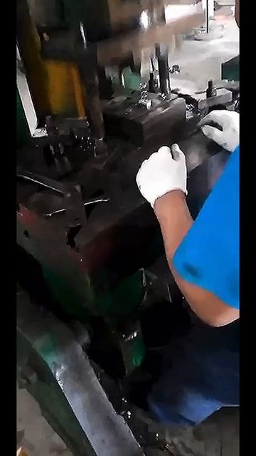 Этапы производства страт-гайки с пружиной!!!