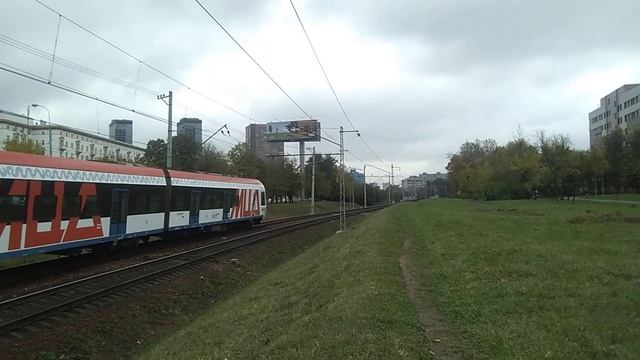 Москва. Электричка «Иволга» у платформы «Тимирязевская» 2. 25 сентября 2021.