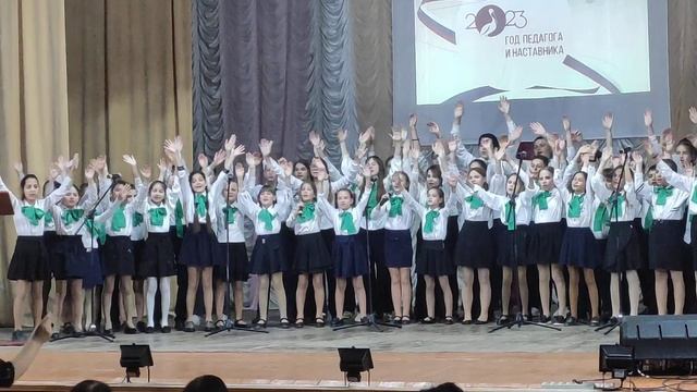 Хор Советской детской школы искусств на открытии Года педагога и наставника в Советском районе