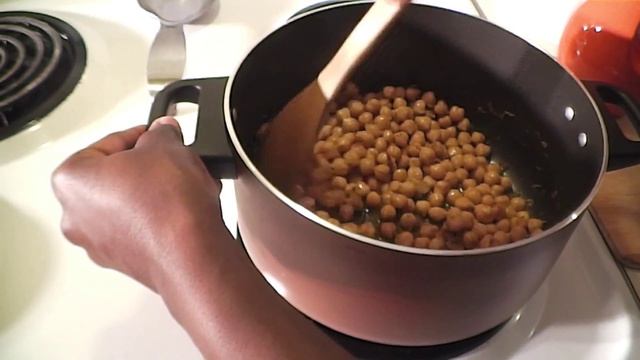 Mbaazi (Pigeon Peas in coconut curry sauce)