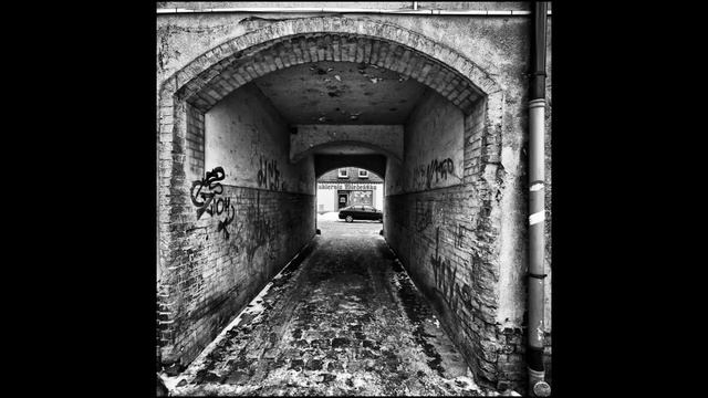 Gepard JoterceProdukcja   Urodzeni z krzykiem  bit SZF Music , skreczeDj Jedediah , mixTdk aka Qch