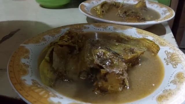 Warung Sop Kepala Ikan Sederhana Citarasa Juara Lokasi Dekat dari Bandara Hasanuddin Makassar