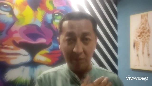 Казах с голубыми глазами !!! Жирафик в национальном костюме🦒