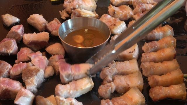 Jeju black pork BBQ in a tent | Teppanyaki in Korea