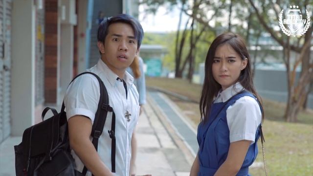 Ren Yi Xiang Chases After Peishi and Falls