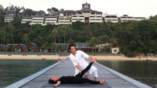 thai yoga massage.mov