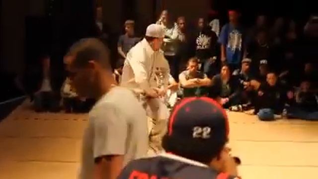 uk bboy championship 2010 popping final SALAH vs NELSON.mp4