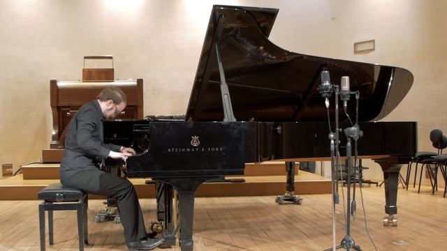 Stravinsky: Trois mouvements de Petrushka