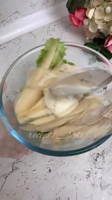 САЛАТ С КУРИНЫМ ФИЛЕ И ГРУШЕЙ Дорогие мои , попробуйте приготовить очень необычный и вкусный салат
