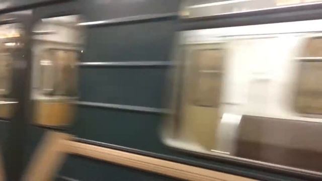 Метропоезд 81-717.5 на станции Комсомольская