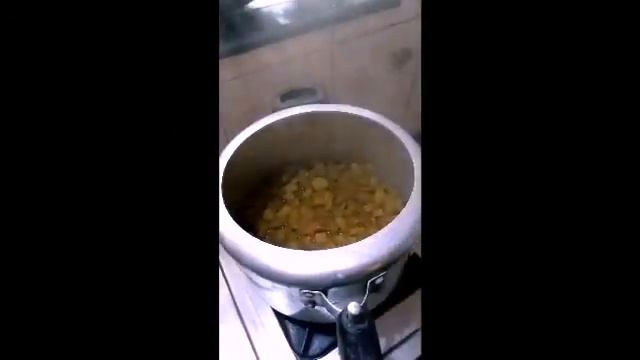 Chembinthandu/colocasia curry