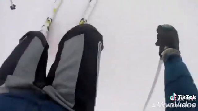 skiing aulii