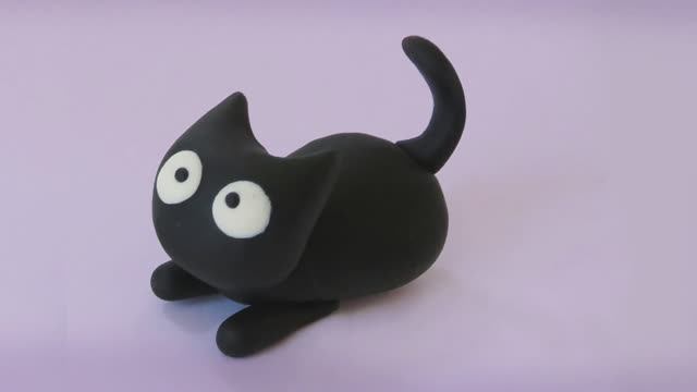 Котик из пластилина.