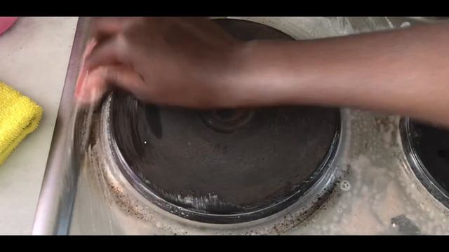 How to clean your stainless steel stovetop using chemico || pink stuff for my stovetop