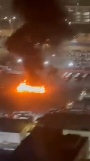 В Израиле массовые теракты: подорваны не менее трёх автобусов.
В Бат-Яме, пригороде Тель-Авива, с р