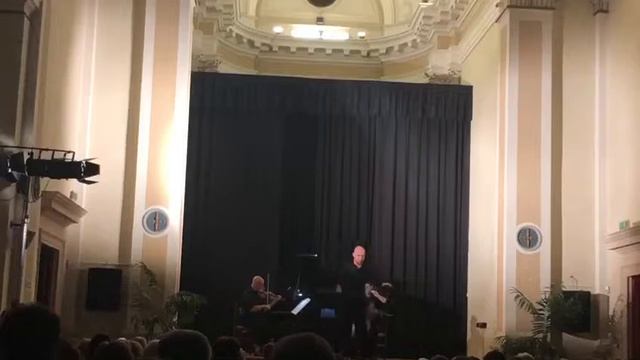 Rossini - Il Barbiere di Siviglia: Cavatina di Figaro