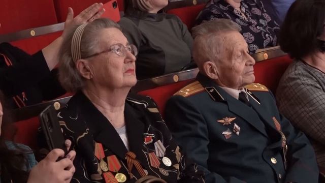 Хор мальчиков и юношей «Пересвет» в сводном мужском хоре гОмска М.Фадеев «Гимн Защитников Отечества»
