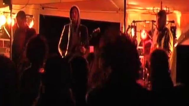 v//Formation live at Innishfree 2007 (6)