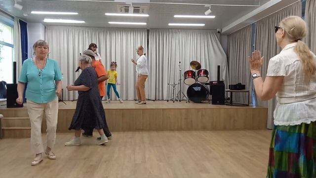 Женщины из долголетия не могут без танцев и меня! Московское долголетие. ЦМД Орехово Борисово южное