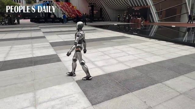 Робот с человеческой походкой
