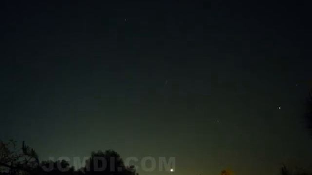 V01864 Timelapse stars and busy air traffic over Santa Clari
