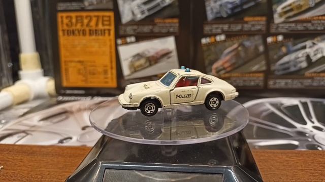 Porsche 911S tomica 1:64