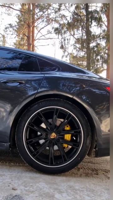 Porsche Panamera, 2017 год
3 литра (330л.с)
Koмплектaция: