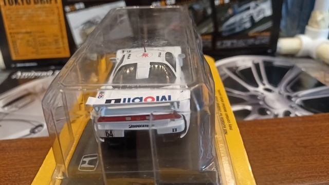 Honda NSX Mobil 1 1:64 DEL prado