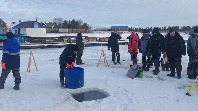Запуск форели в акваторию 125кг  и первые поимки!!!