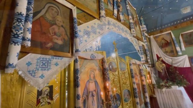 Принесіть до Марії білі лелії