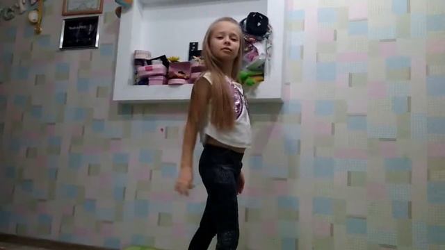 Танец под Монатика песню "Выходной"