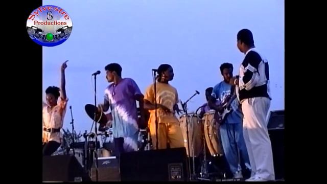 Zin 1992 Mizisyen yo te Jenn An gadé Georgy kap Chanté Pr Ayiti. RETRO