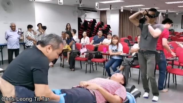 CLM tit tar for knees injury by master Chris at private events.👍🏼😉👍🏼🙏💪😳💯😘👌🏻