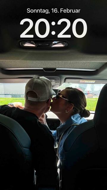 IG: nordic_scott 📸 // Your next 3 Couple Car Selfies ? 🚗