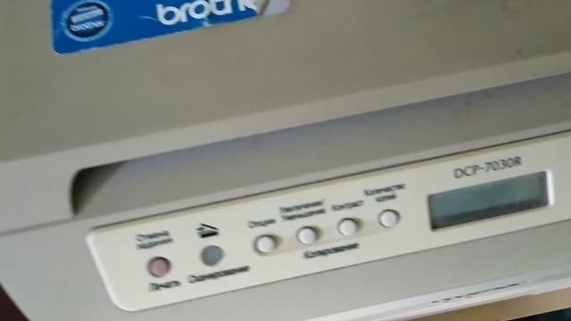 Многофункциональное устройство DCP-7030R. Полосит принтер. Чистка фото барабана