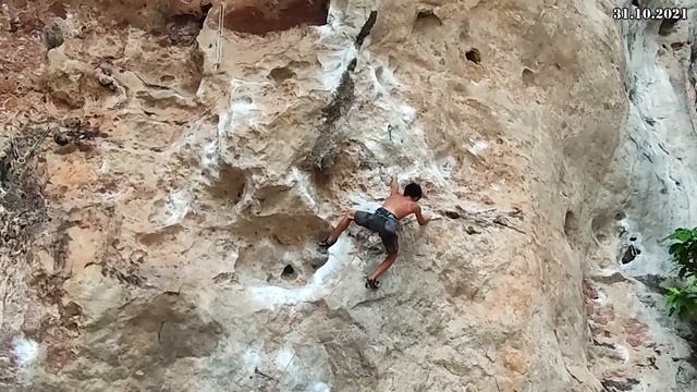 Half Dragon (7b+)... Phra Nang Beach... Railay... Krabi Thailand
